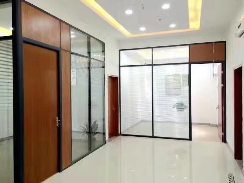 廁所隔板,衛(wèi)生間是生活中經(jīng)常使用的空間